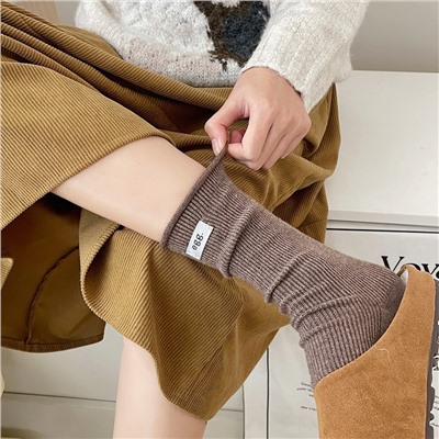 Colored soft Japanese demi-season woolen knee socks, mid-length
