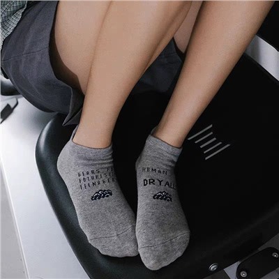 [日版潮牌春夏新款雪山字母刺绣船袜纯棉ins风男女运动外穿短袜]