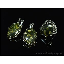 Набор с янтарём кольцо, серьги овал 19*26мм зеленый, размер 18, 9,4гр.