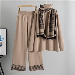 Butterfly Костюм женский брючный с шарфом 1525551154A