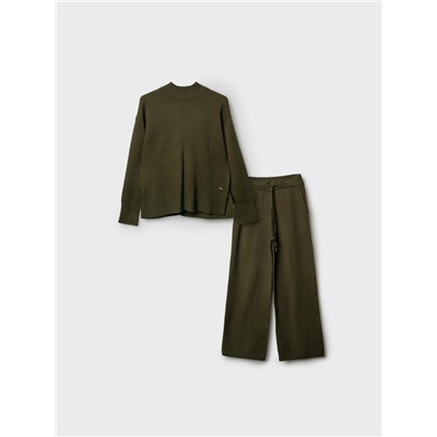 Комплект для девочки: джемпер, брюки