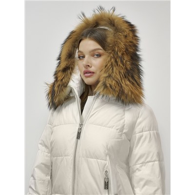 Куртка женская зимняя с мехом енот премиум класса бежевого цвета 381B