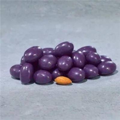 Миндаль в шоколаде со вкусом ежевики 500 гр
