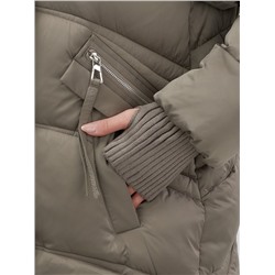 Куртка зимняя женская с мехом и капюшоном тренд коричневого цвета 7737K