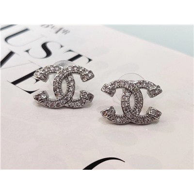 Серьги стильные