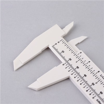 Штангенциркуль для разметки бровей, 21×7.5 см, белый