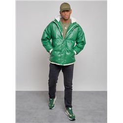 Куртка из экокожи мужская с плюшевым капюшон зеленого цвета 28132Z