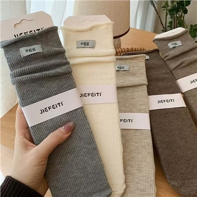 Colored soft Japanese demi-season woolen knee socks, mid-length