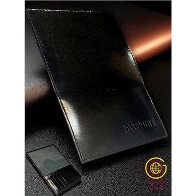 Обложка для паспорта с кармашками из кожи черная