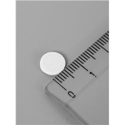 Клейкая лента двухсторонняя "Круглый белый" диаметр 0,8 см на листе 374 шт 25х19,5 см