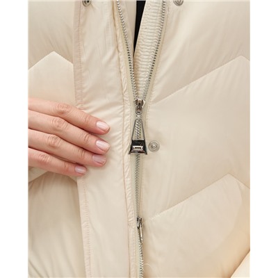 Куртка зимняя женская с мехом и капюшоном тренд бежевого цвета 7759B