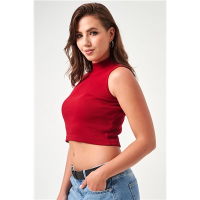 Женский топ 52714  укороченный с горлом / бордовый