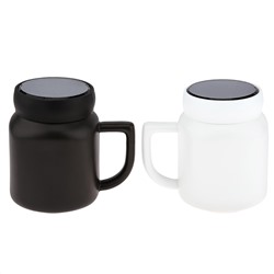 Кружка фарфоровая "Он и она" 480мл, 8,7х8,7см h11см, матовая глазурь, деколь с золотом, цвет - белый, черный, пластмассовая, винтовая крышка, герметичная, с силиконовым уплотнителем, д/горла 6,3см, д/основания 6см, набор 2 штуки, в подарочной коробке