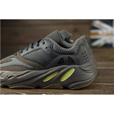 Adidas Yeezy Boost 700 V2 из натуральной замши и нейлона