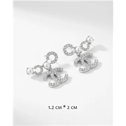 Стильные серьги