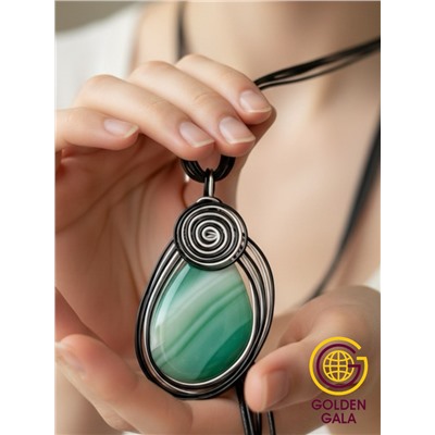 Кулон-подвеска из натурального Агата  на многослойном шнурке АБ4/003 зеленый тигровый