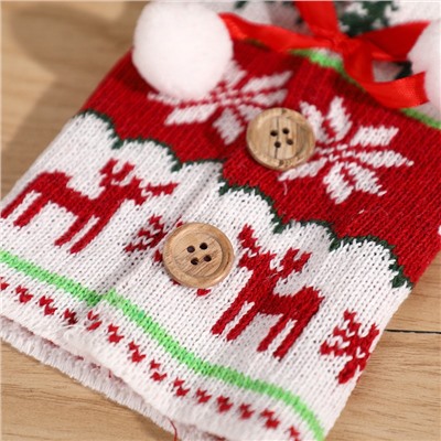 Чехол вязаный для бутылки "Пальто с воротником" (Вид: Рисунок с елками)