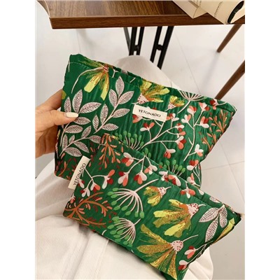 Capacious handheld cosmetic bag, storage bag for traveling, small clutch bag to go out