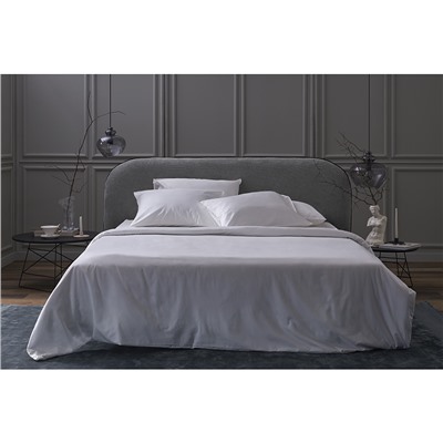 Простыня на резинке из плотного сатина белого цвета из коллекции Essential, 180х200х30 см