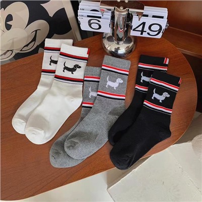Tide, classic cartoon cotton knee socks for men and women, mid-length