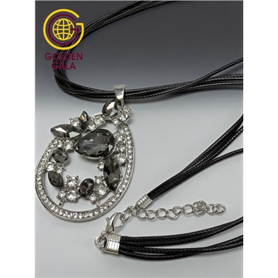 Кулон на кожаном шнурке "Женская грация" Арт КШ2130/16