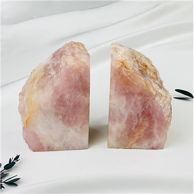 Радуга Самоцветов Держатель для книг из Розового кварца (Мадагаскар)