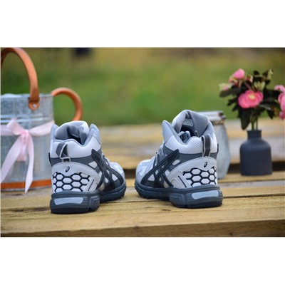 Зимние Asics Gel-Kahana 8 из разных материалов