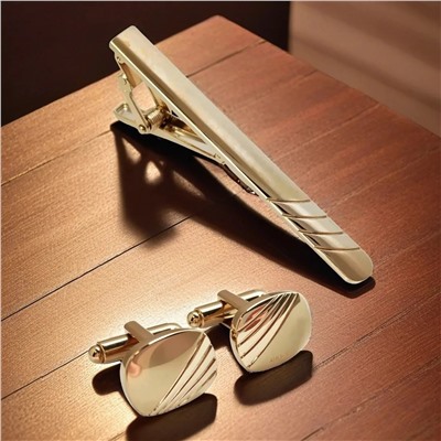 Набор запонок и зажима для галстука в футляре