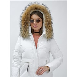 Куртка женская зимняя с мехом енот премиум класса белого цвета 3322_1Bl
