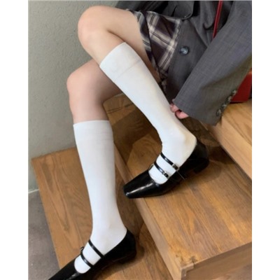 Colored burgundy cotton knee socks, mid-length