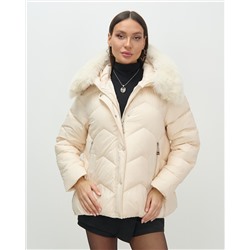 Куртка зимняя женская с мехом и капюшоном тренд бежевого цвета 7759B
