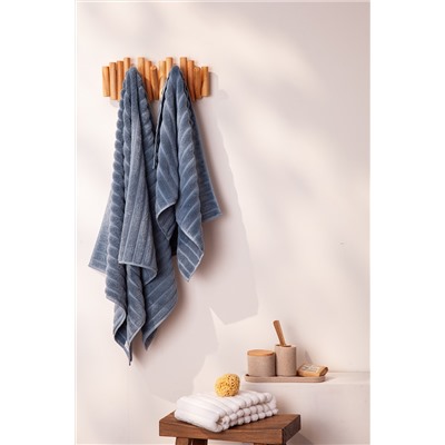 Полотенце банное Waves белого цвета из коллекции Essential, 70х140 см