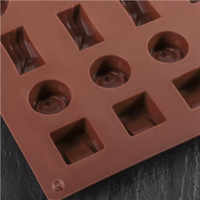 Форма для конфет и шоколада Доляна «Коробка конфет», силикон, 27×23×1.5 см, 30 ячеек (3.2×3.2 см), коричневая