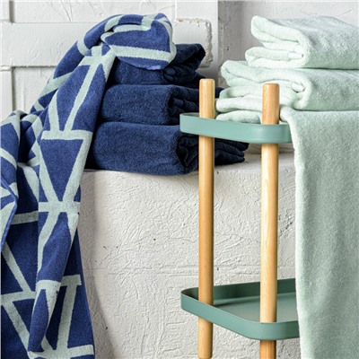 Полотенце для рук темно-синего цвета из коллекции Essential, 50х90 см