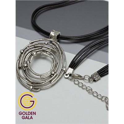 Кулон на кожаном шнурке "Женская грация" Арт КШ2130/02