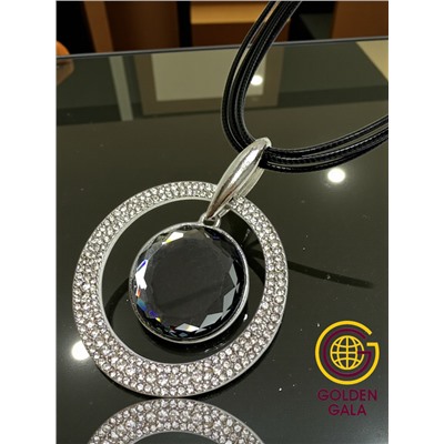 Кулон на кожаном шнурке "Женская грация" Арт КШ2130/15