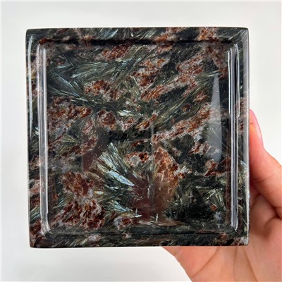 Радуга Самоцветов Блюдо из Арфведсонита (Нуумит)