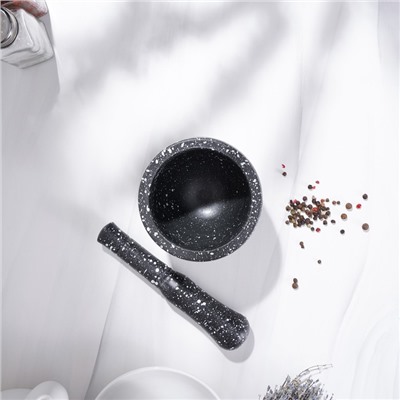 Ступка с пестиком Доляна «Чёрный камень», 10.5×10.5×20 см, чёрная