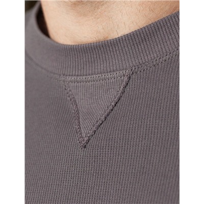 Джемпер легкий из фактурного эластичного трикотажа с принтом