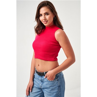 Женский топ 52714  укороченный с горлом / малиновый