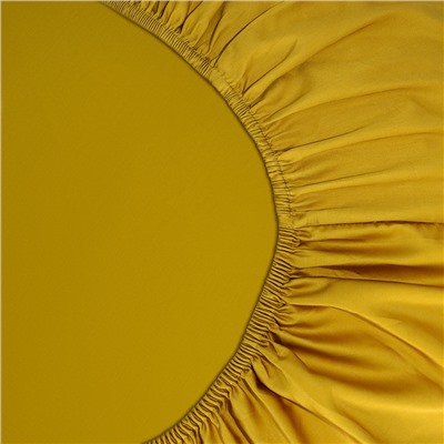 Простыня на резинке из премиального сатина горчичного цвета из коллекции Essential, 160х200х30 см