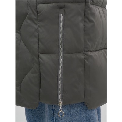 Пальто зимнее утепленное с мехом и капюшоном тренд темно-зеленого цвета 7753TZ