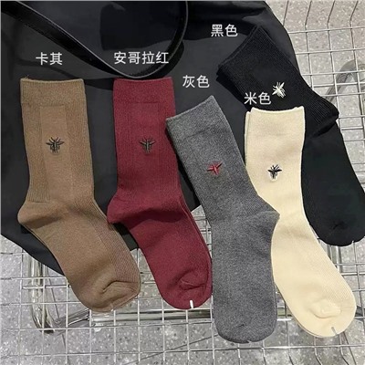 MIU Showee European Bee Embroidery Double Pink Strinking Socks Children Ins Autumn and Winter Ansho La Red Middle Packing Stacking socks