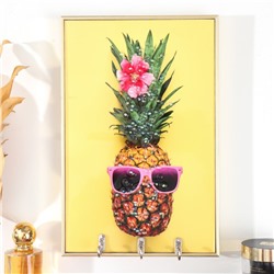 Ключница настенная декоративная «Модный ананас», 3 крючка на панно, пластик, МДФ, стразы, золото, 19.3×1.8×29 см