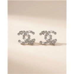 Стильные серьги