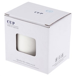 Кружка фарфоровая "Кисуля" 350мл, д8,1см h9,4см, матовая глазурь, с деколью, цвет - белый, ложка нерж. 15см с декором, фарфоровая крышка, цвет - белый, д/горла 7,7см, д/основания 6,7см, в подарочной коробке (Китай)