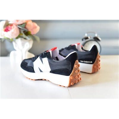 New Balance NB 327 из натуральной замши и нейлона