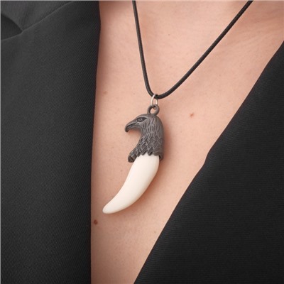 Кулон «Коготь орла», белый в серебре на чёрном шнурке, 45 см