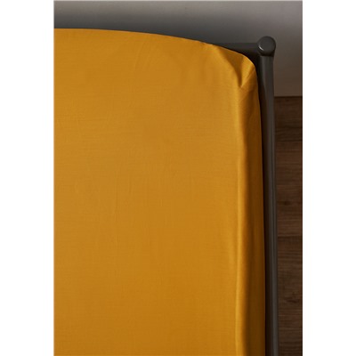 Простыня на резинке из премиального сатина горчичного цвета из коллекции Essential, 200х200х30 см