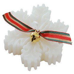 Свеча ароматическая СНЕЖИНКА в коробке с ароматом груши, 2*6,5 см.